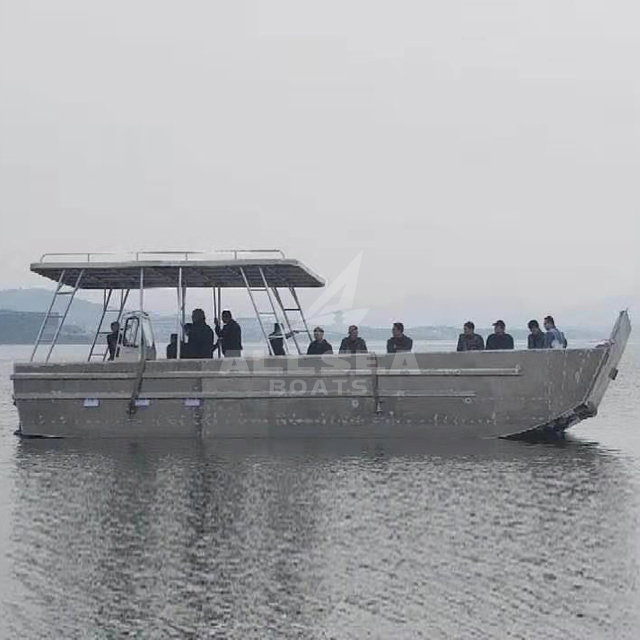 Bateau de débarquement 11m