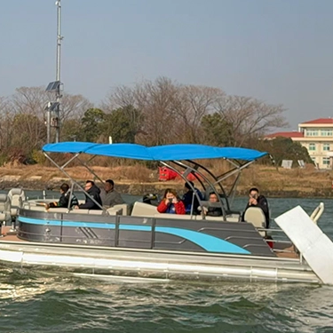 Bateau ponton de 25 pieds