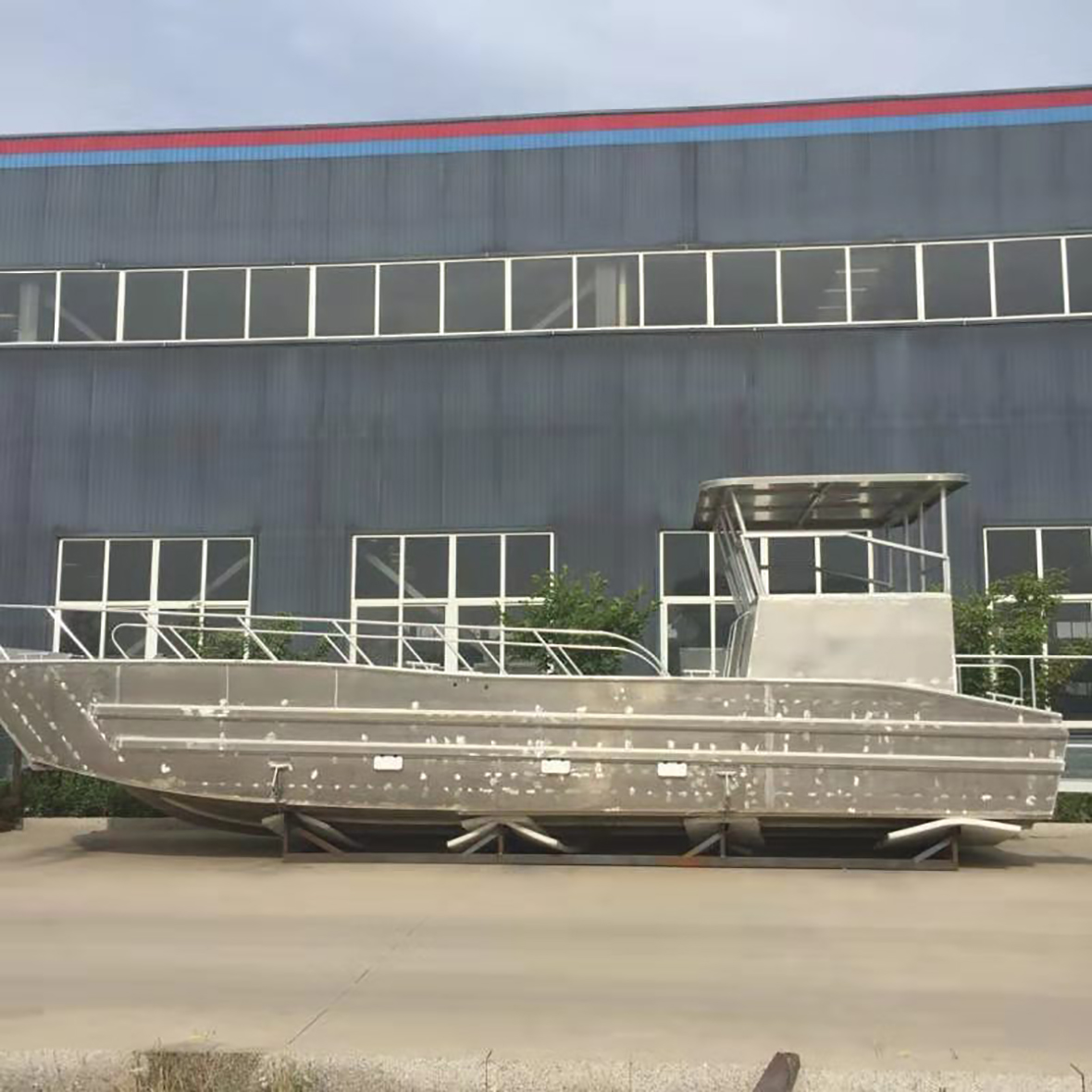 Bateau de d&eacute;barquement de 9 m (3)