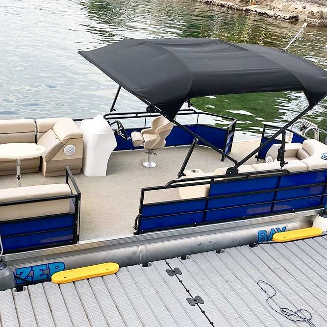 Bateau ponton classique de 22 pieds 