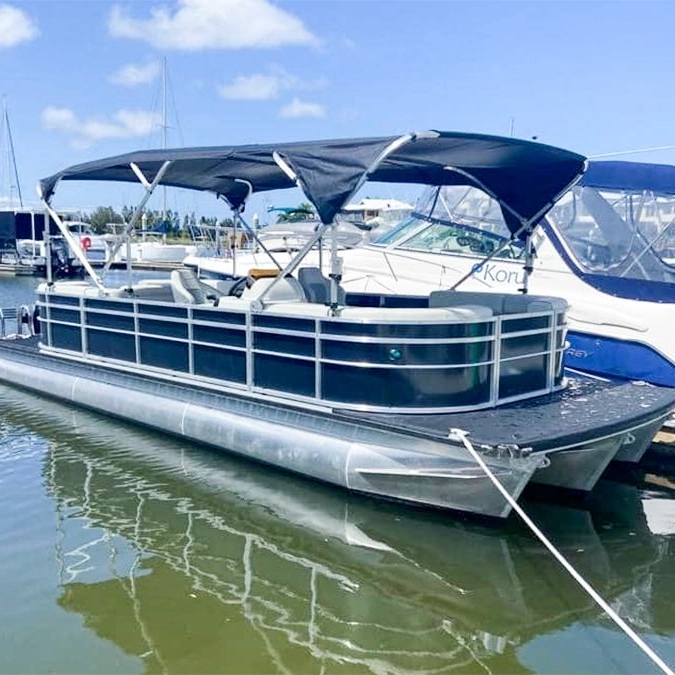 Bateau ponton classique de 22 pieds 