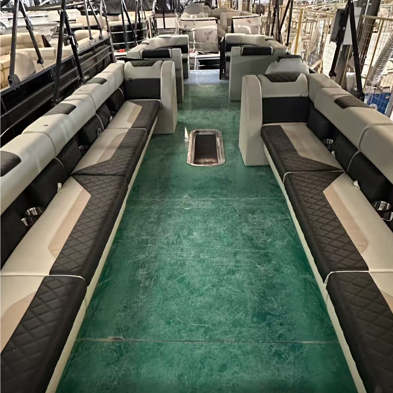 Bateau ponton de 30 pieds