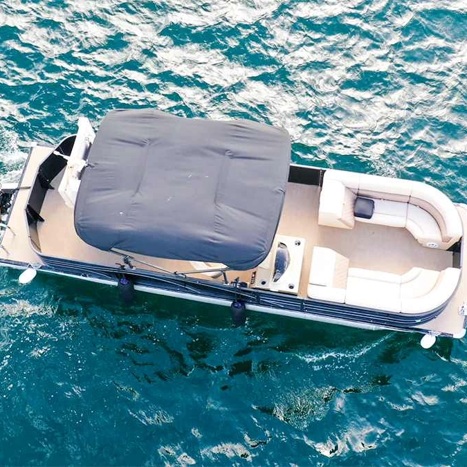 Bateau ponton classique de 22 pieds 
