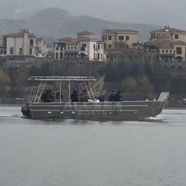 Bateau de débarquement 11m