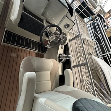 Bateau de ponton de 23 pieds