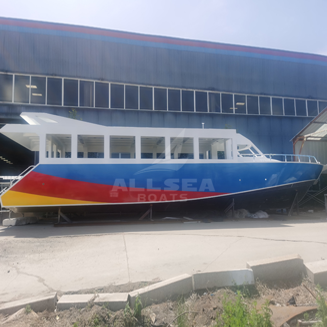 Bateau à passagers de 15 m