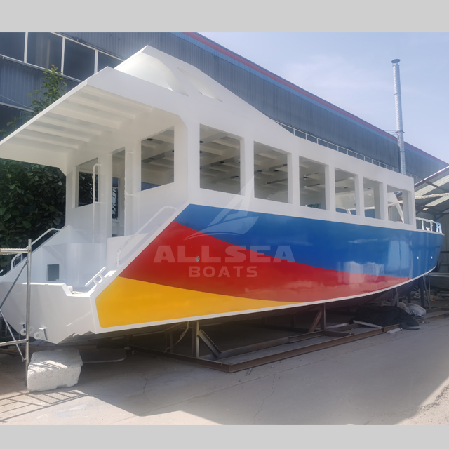 Bateau à passagers de 15 m