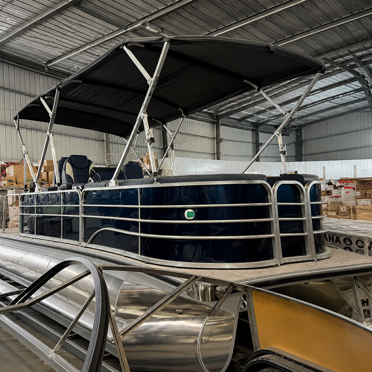Bateau de ponton de 19 pieds