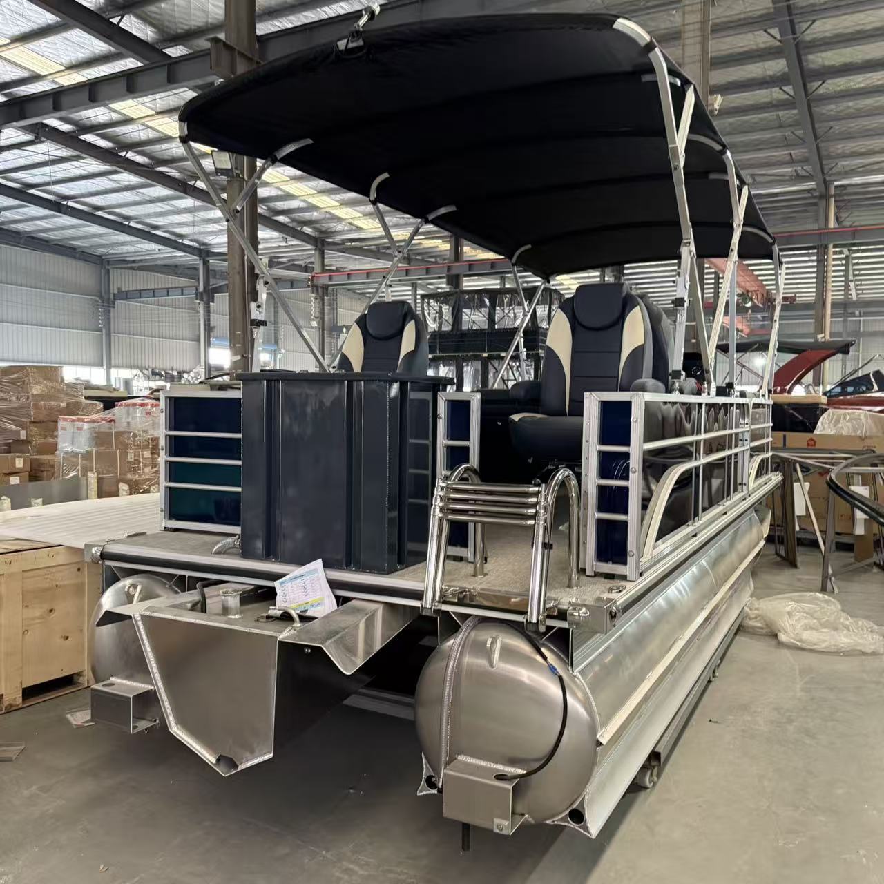 Ponton Classique de 19 pieds avec si&egrave;ges de p&ecirc;che5 