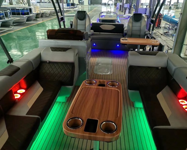 &Eacute;valuation de croisi&egrave;re en bateau ponton de luxe